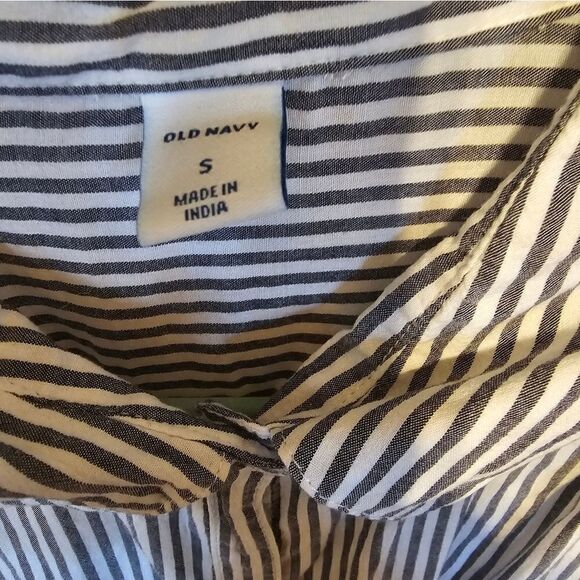 Old Navy short Sleeve top gray/white striped women's small Pre-owned - Picture 4 of 6